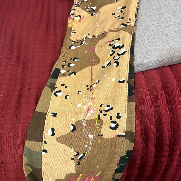 Tulones Cargo Pants Currency Collection - Picture 2 of 11